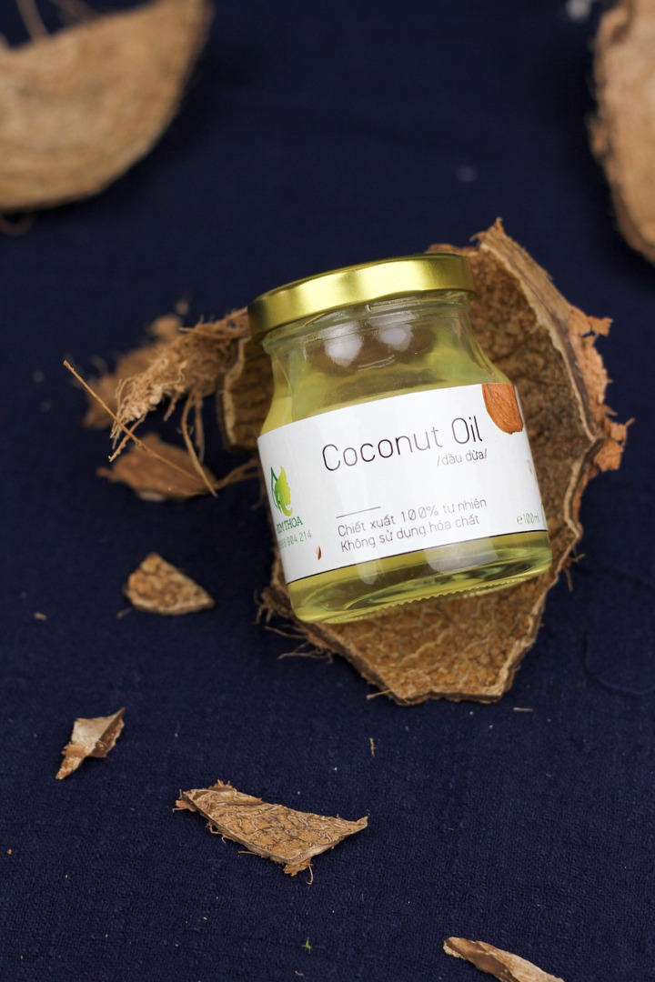 Coconut body oil